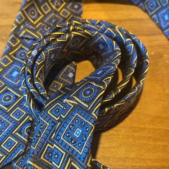 Robert Talbot, best of class 100% silk tie made in the USA. - Picture 6 of 8